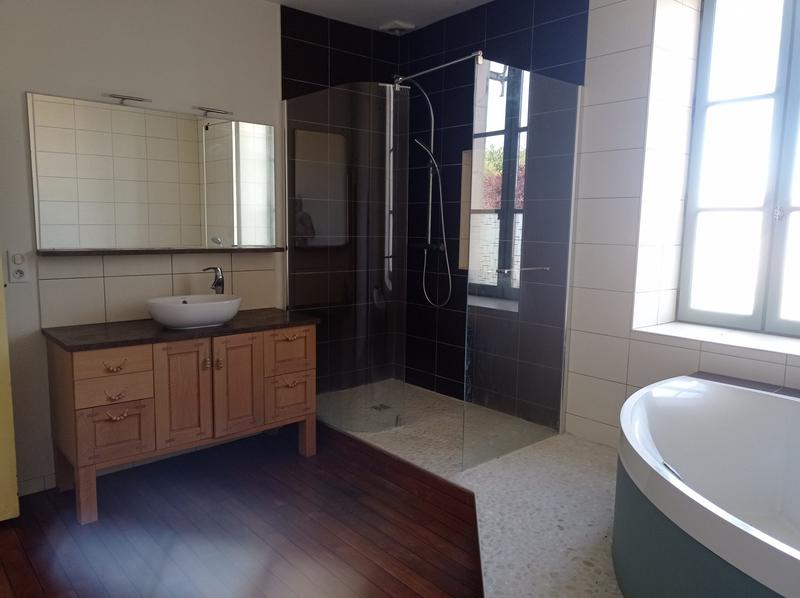 Maison - 210 m² - 10 pièces