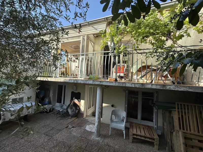 Maison - 90 m² - 5 pièces