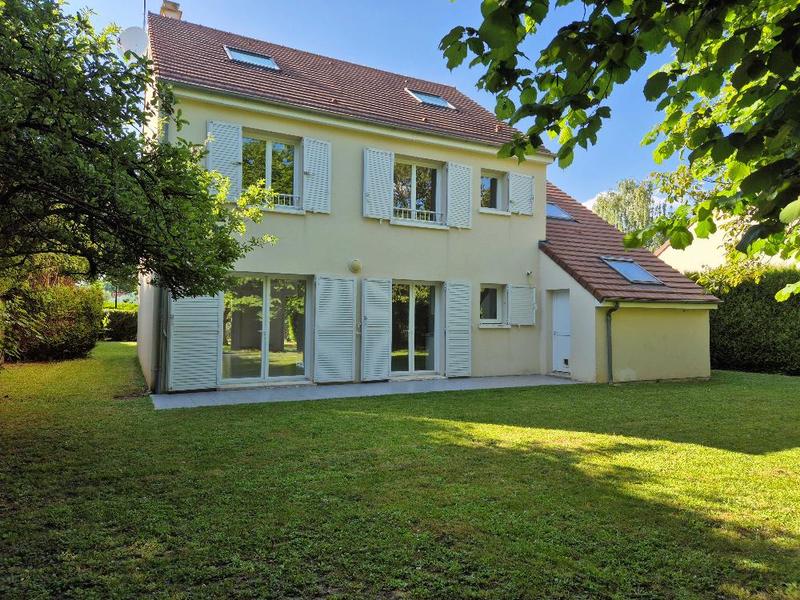 Maison - 210 m² - 8 pièces