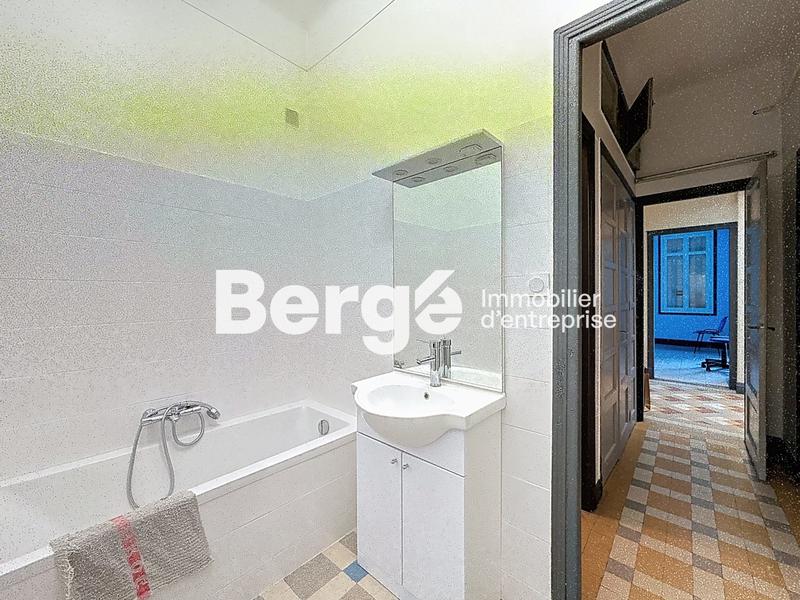 Bureau - 90 m² - 5 pièces