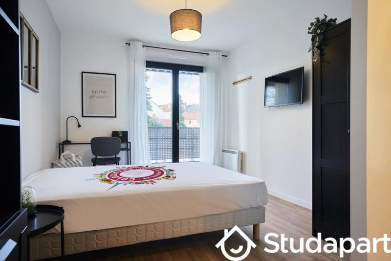 Chambre - 13 m² - 1 pièce