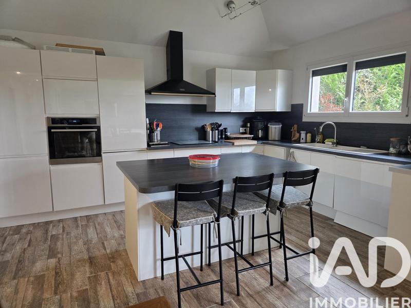 Maison - 210 m² - 7 pièces