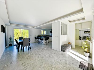 Maison - 102 m² - 5 pièces