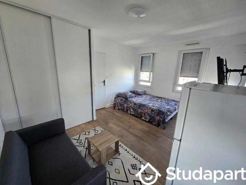 Chambre - 9 m² - 1 pièce