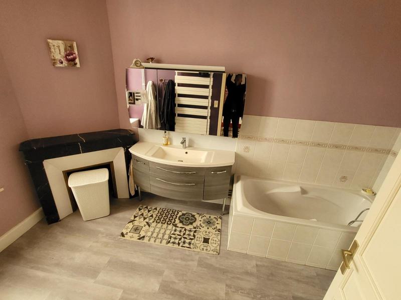 Maison - 198 m² - 9 pièces