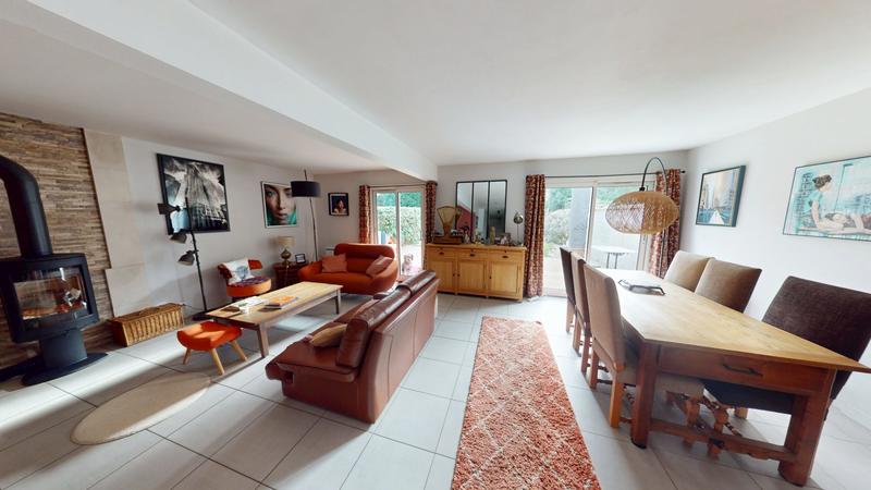 Maison traditionnelle - 161 m² - 6 pièces