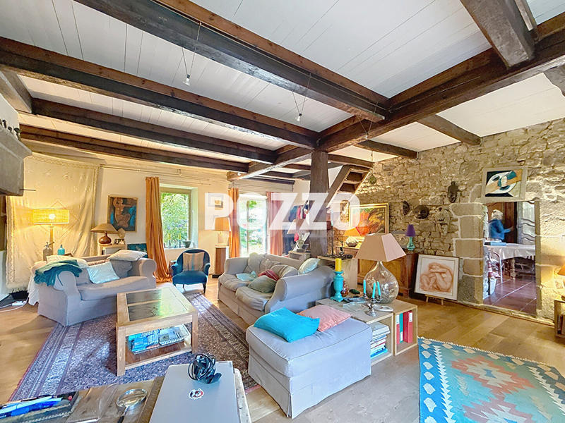 Maison - 210 m² - 8 pièces