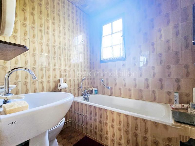 Maison traditionnelle - 95 m² - 4 pièces