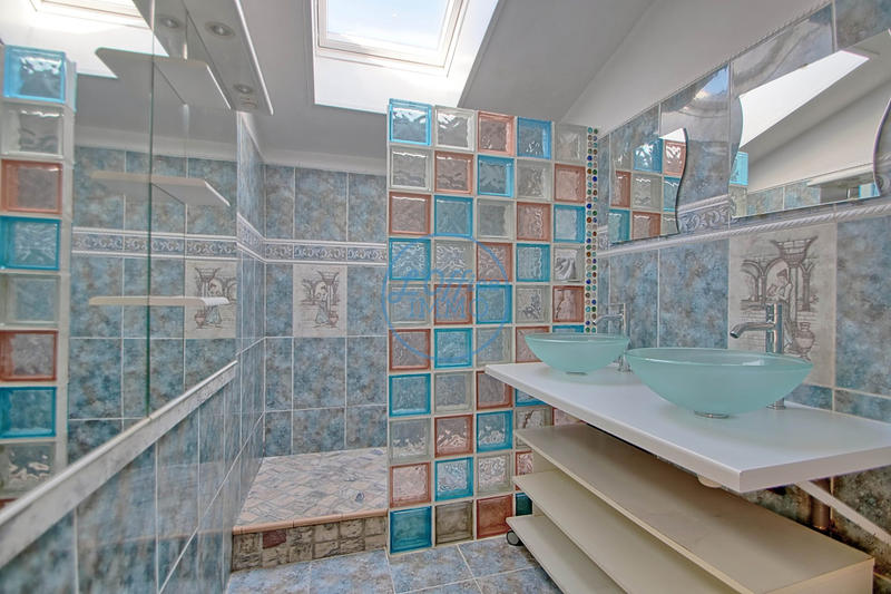 Appartement - 79 m² - 4 pièces