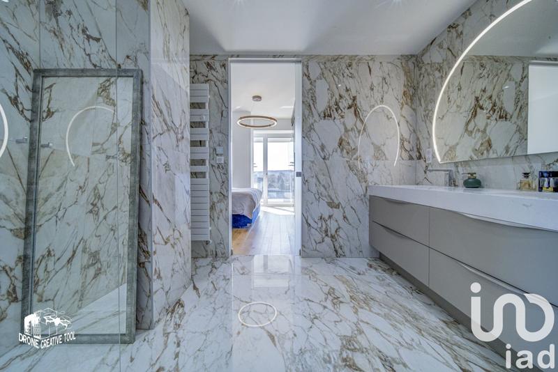 Appartement - 222 m² - 8 pièces