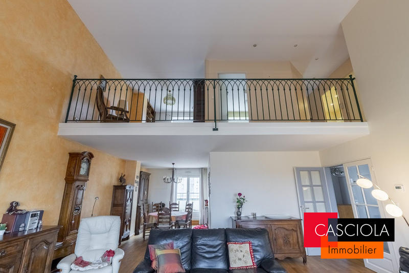 Appartement - 136 m² - 5 pièces