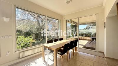 Maison - 236 m² - 6 pièces