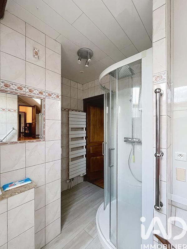 Maison - 235 m² - 10 pièces