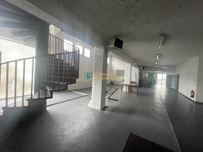 Local commercial - 1 120 m²