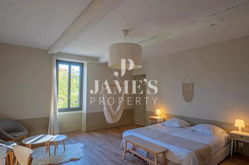 Appartement - 100 m² - 4 pièces