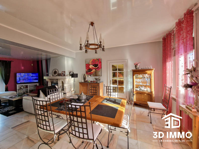 Maison - 260 m² - 8 pièces