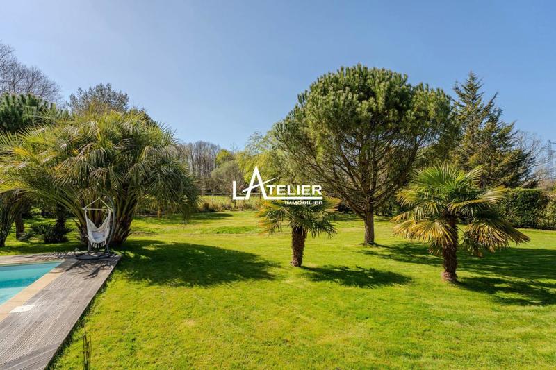 Villa - 283 m² - 9 pièces