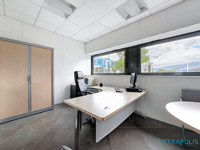 Local d'activités - 533 m²