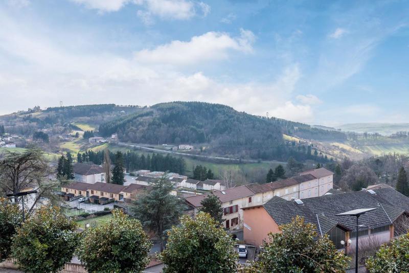 Appartement - 84 m² - 4 pièces