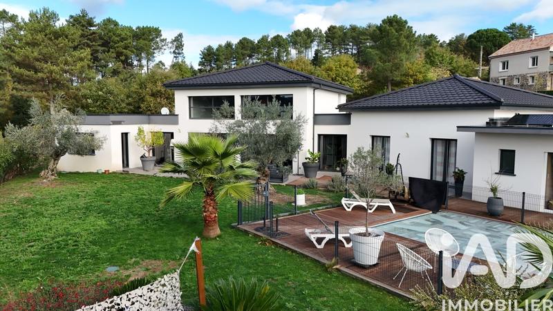 Maison de maîtres - 228 m² - 5 pièces