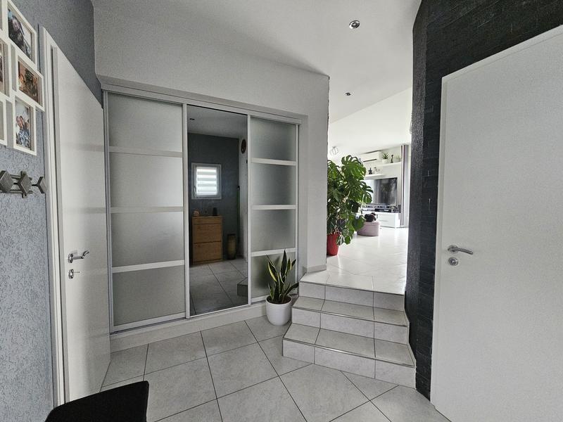 Maison - 122 m² - 6 pièces