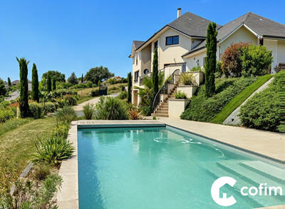 Villa - 262 m² - 7 pièces