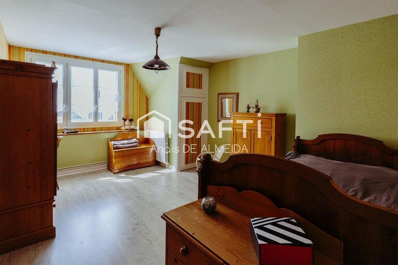 Maison - 217 m² - 9 pièces