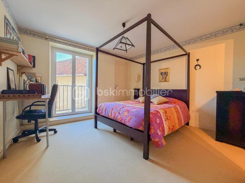 Maison de bourg - 177 m² - 11 pièces