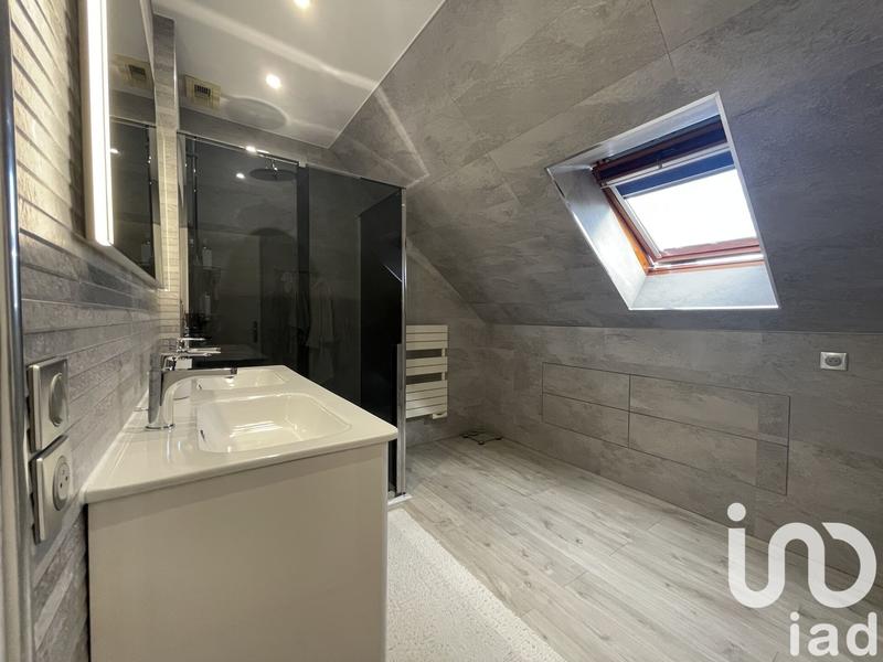 Maison - 123 m² - 7 pièces