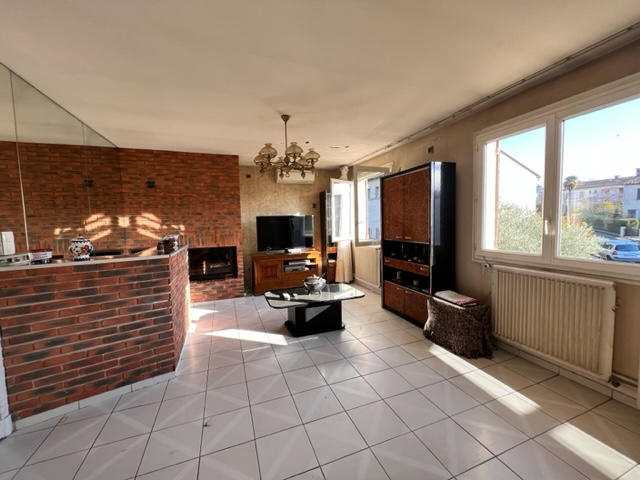 Maison - 210 m² - 11 pièces