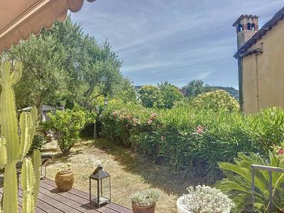 Appartement - 90 m² - 4 pièces