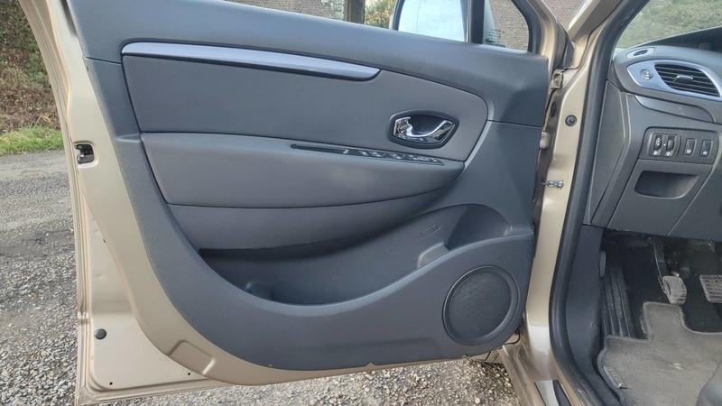 Renault Scénic III 1.2 TCe 130 Energy Life