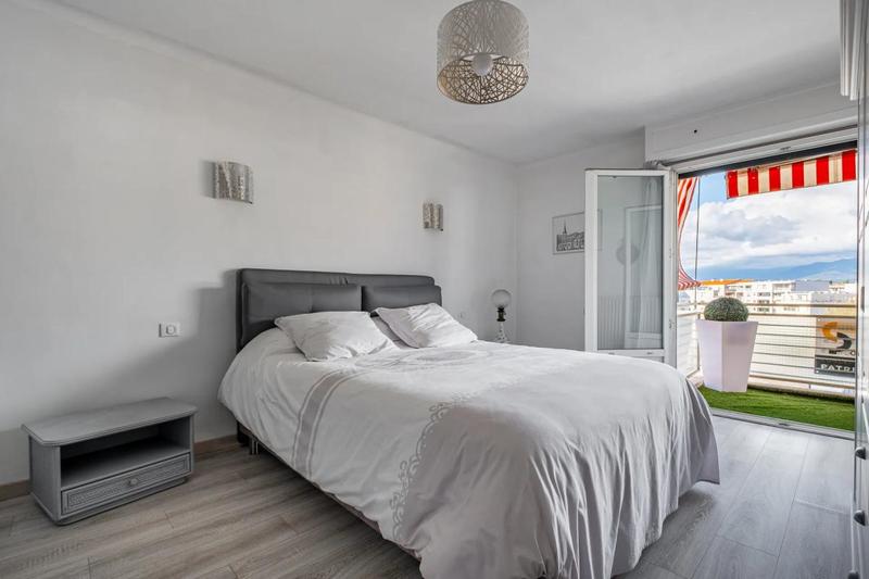 Appartement - 84 m² - 4 pièces