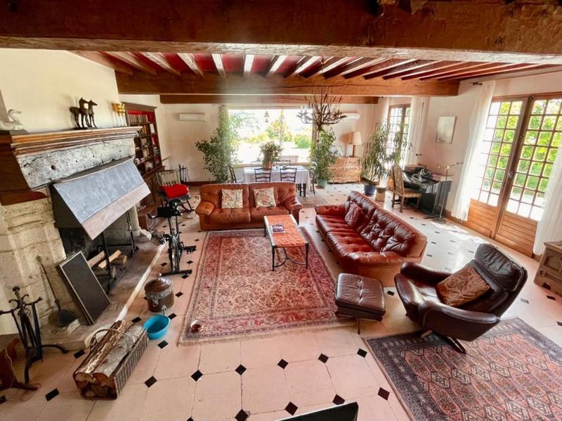 Maison - 388 m² - 10 pièces