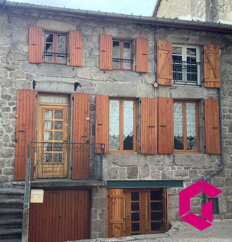 Maison - 90 m² - 5 pièces