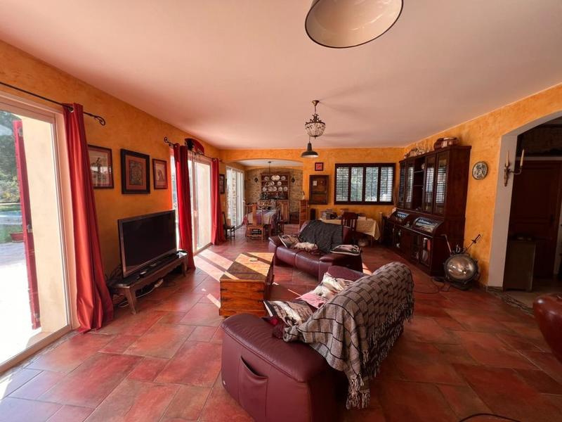 Villa - 269 m² - 8 pièces