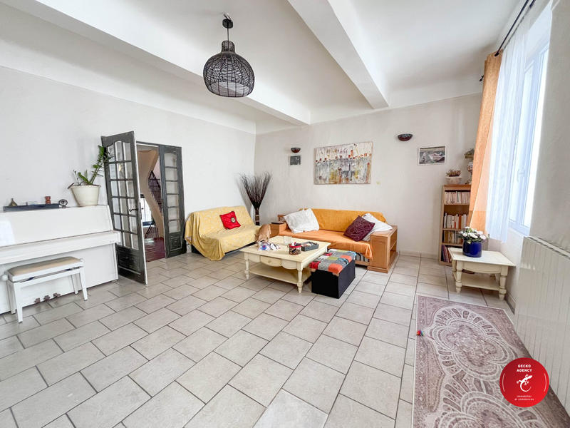 Maison - 187 m² - 8 pièces