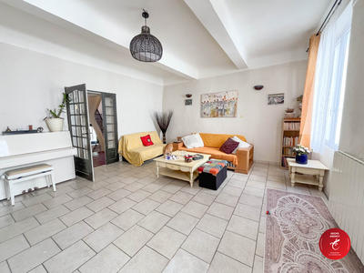 Maison - 187 m² - 8 pièces