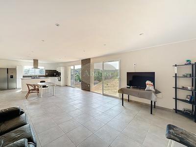 Maison - 146 m² - 4 pièces