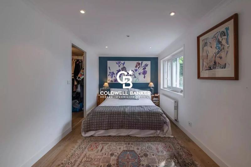 Maison - 450 m² - 7 pièces