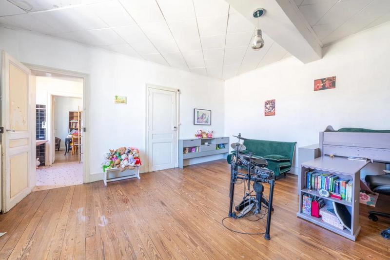 Maison - 290 m² - 8 pièces