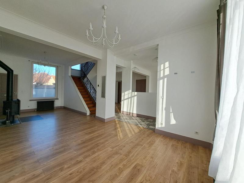 Maison - 230 m² - 7 pièces