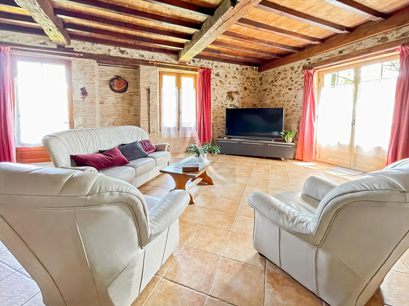 Maison - 193 m² - 9 pièces