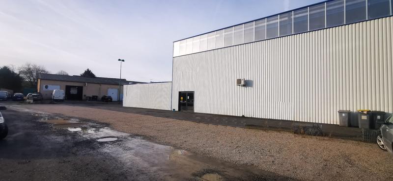 Local d'activités - 1 790 m² - 10 pièces