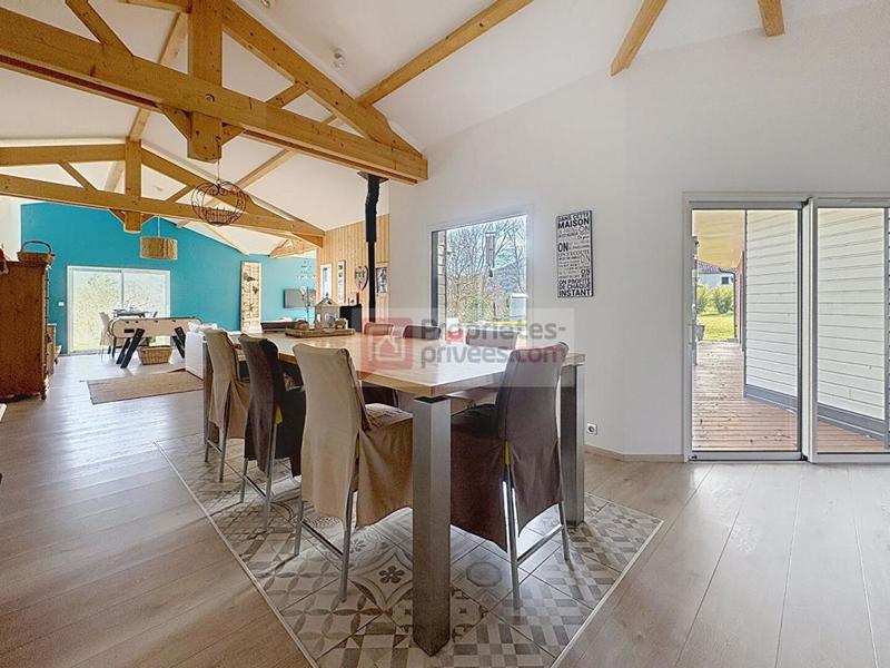 Maison - 228 m² - 6 pièces