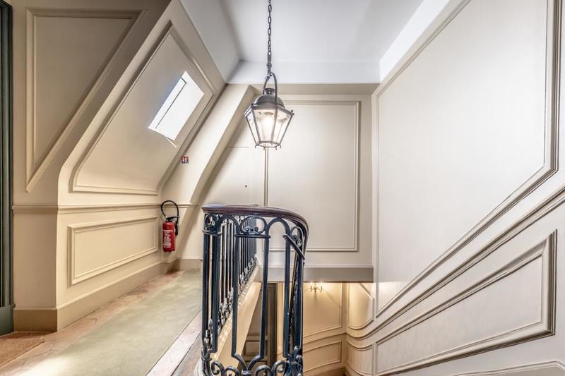 Appartement - 165 m² - 5 pièces