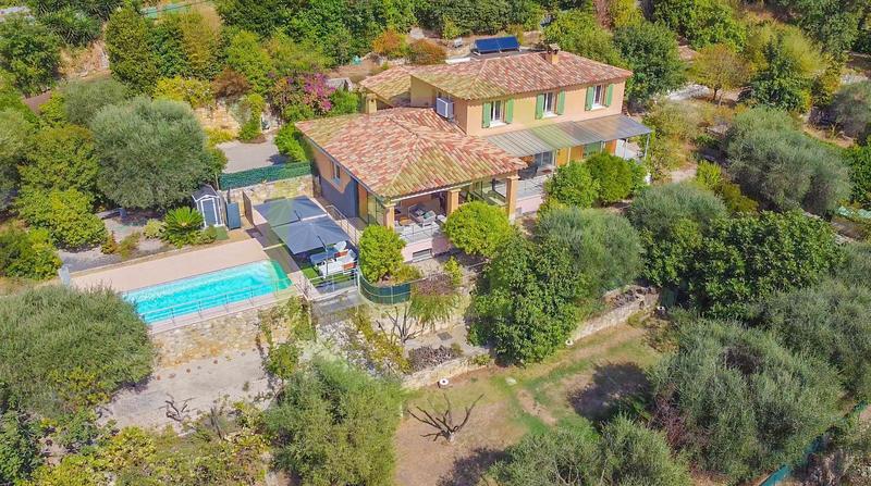 Maison - 423 m² - 7 pièces