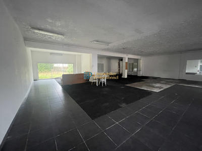 Local commercial - 1 120 m²