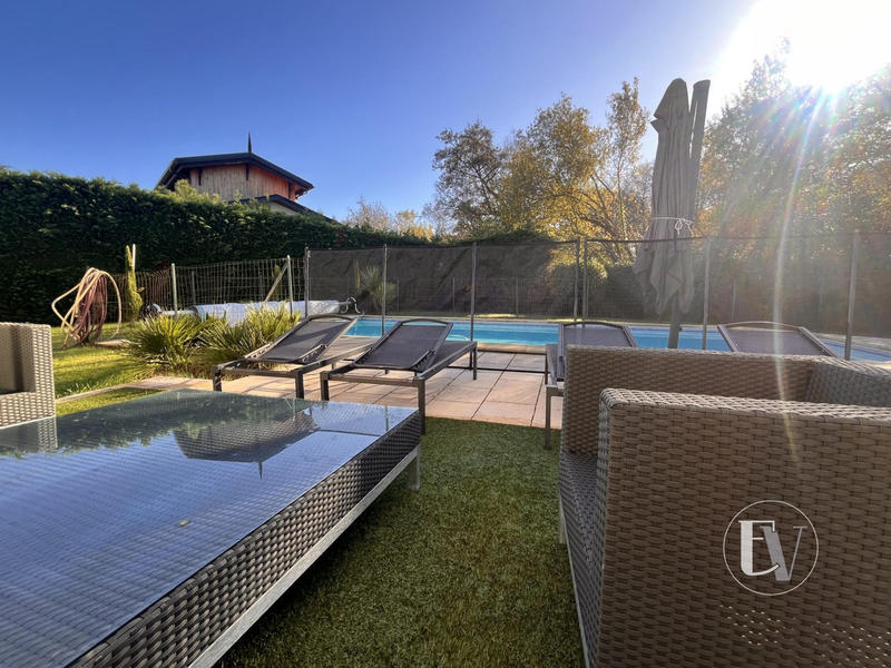 Villa - 170 m² - 6 pièces