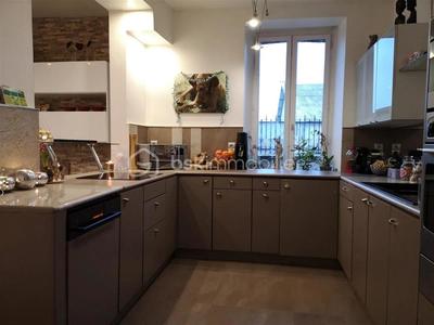 Maison - 326 m² - 11 pièces